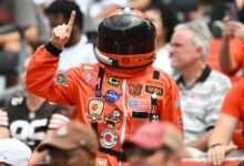 Cuando aparece el tiempo de apelación, Browns está discutiendo el tema de la altura del estadio con ODOT
