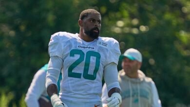 Dolphins lbs Jordyn Brooks, Tyrel Dodson llamó a practicar “Te amo, amas”