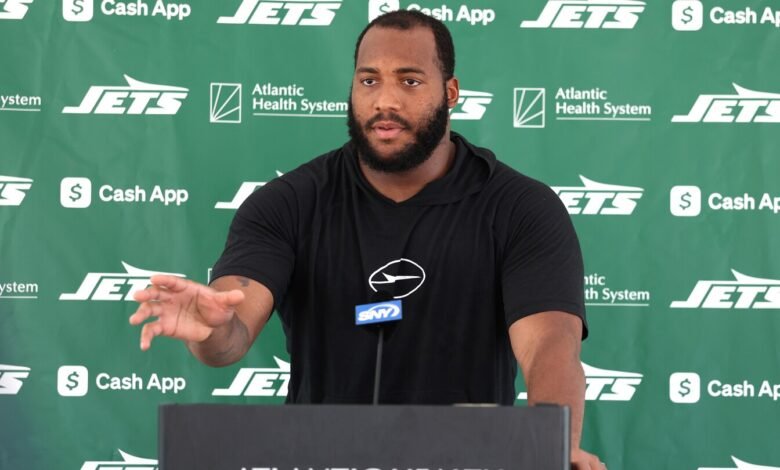 DT Byron Cowart condujo en Jets Practice DT Byron Cowart condujo en Jets Practice