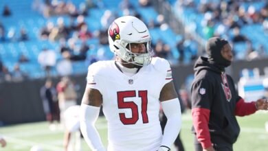 Panthers firmó a Krys Barnes