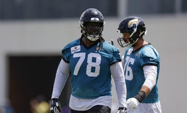Jaguars Place Ol Dennis Daley en la lista de reserva/reserva retirada Jaguars Place Ol Dennis Daley en la lista de reserva/reserva retirada