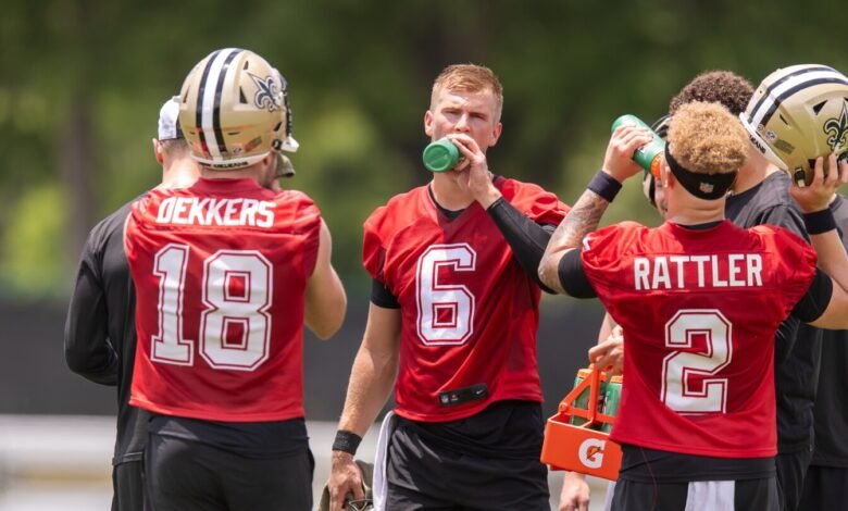 Saints enumera los tres QB en forma de equipos de primera clase en la tabla de profundidad original Saints enumera los tres QB en forma de equipos de primera clase en la tabla de profundidad original