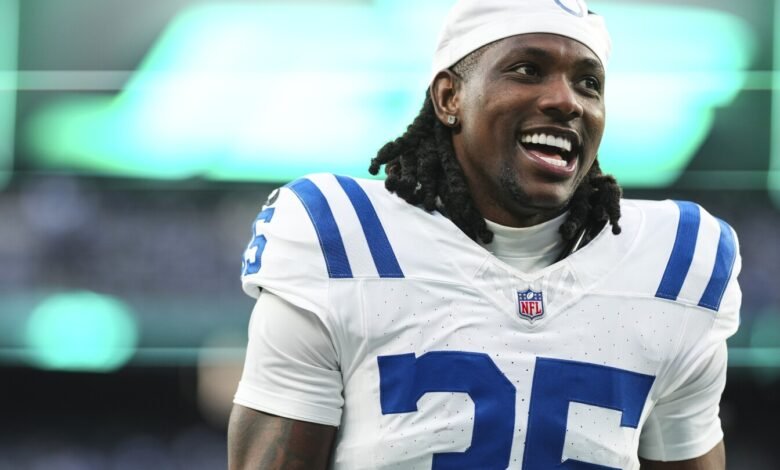 Colts trajo de vuelta CB Chris Lambons, Cut CB Corey Ballentine
