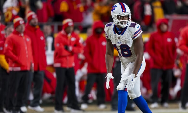 Raiden firmó al amplio receptor de Amari Cooper.