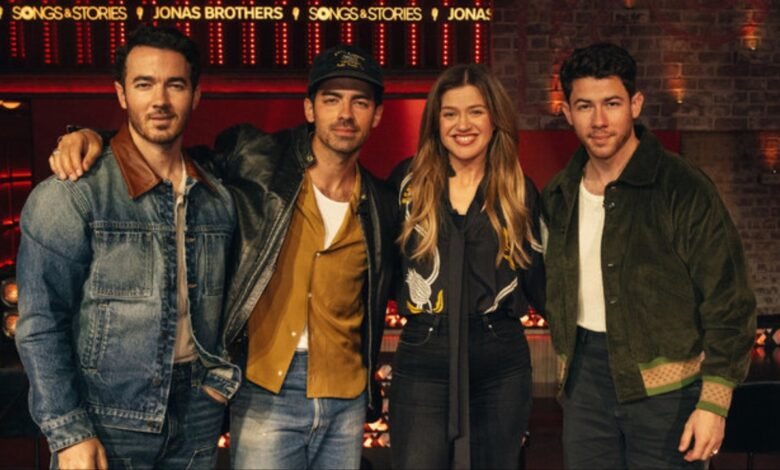 Jonas Brothers lanzó una vez el nombre de Kelly Clarkson en una canción y su respuesta sigue siendo hermosa y relacionada con unos 20 años después Jonas Brothers lanzó una vez el nombre de Kelly Clarkson en una canción y su respuesta sigue siendo hermosa y relacionada con unos 20 años después