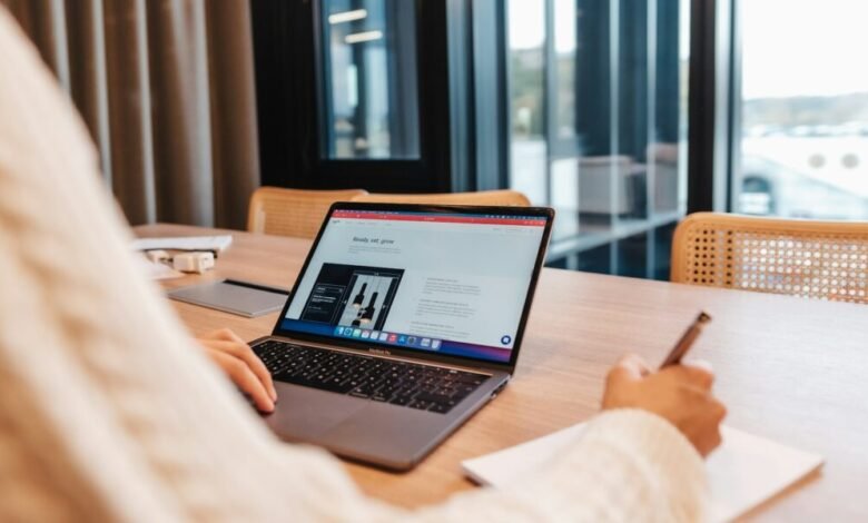 Godaddy vs. Cloudflare Registrar: ¿Cuál es mejor para el registro de dominio?