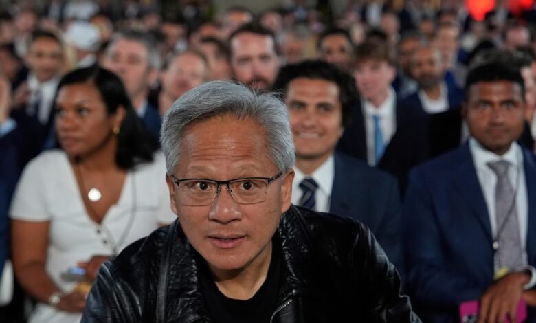 El CEO de Nvidia dice que está en conversaciones con la administración de Trump en un nuevo chip para China El CEO de Nvidia dice que está en conversaciones con la administración de Trump en un nuevo chip para China