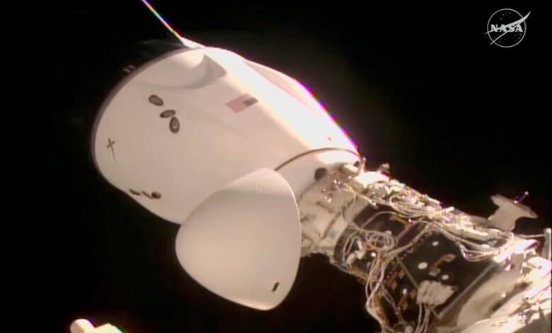 SpaceX entrega cuatro astronautas a la estación espacial internacional 15 horas después del lanzamiento