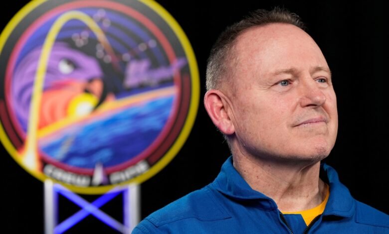 El astronauta atascado Butch Wilmore se retira de la NASA menos de 5 meses después de la extensión espacial extendida El astronauta atascado Butch Wilmore se retira de la NASA menos de 5 meses después de la extensión espacial extendida
