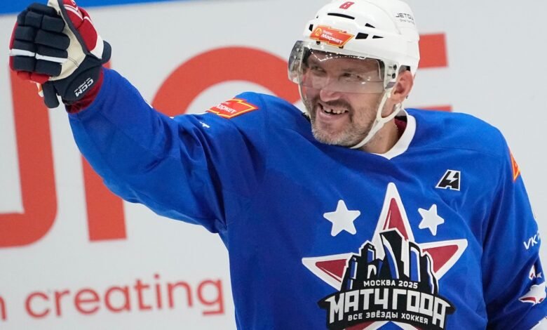 Alex Ovechchin es socio de una organización de tecnología rusa para hacer una película sobre su carrera. Alex Ovechchin es socio de una organización de tecnología rusa para hacer una película sobre su carrera.