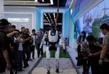 ¿Comprar un robot? La nueva tienda de robots de China en fotos