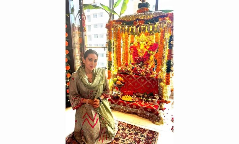 Cómo Karisma -Kareena celebró Ganpati – Películas de Rediff.com Cómo Karisma -Kareena celebró Ganpati – Películas de Rediff.com