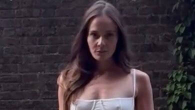 La hija de Gordon Rams, la Navidad muestra abdominales con cuidados rocosos en bikini nupcial antes del matrimonio