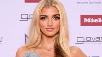 La princesa Andrea da una declaración de estilo con $ 55 en NTAS con una pila de brazalete de encanto