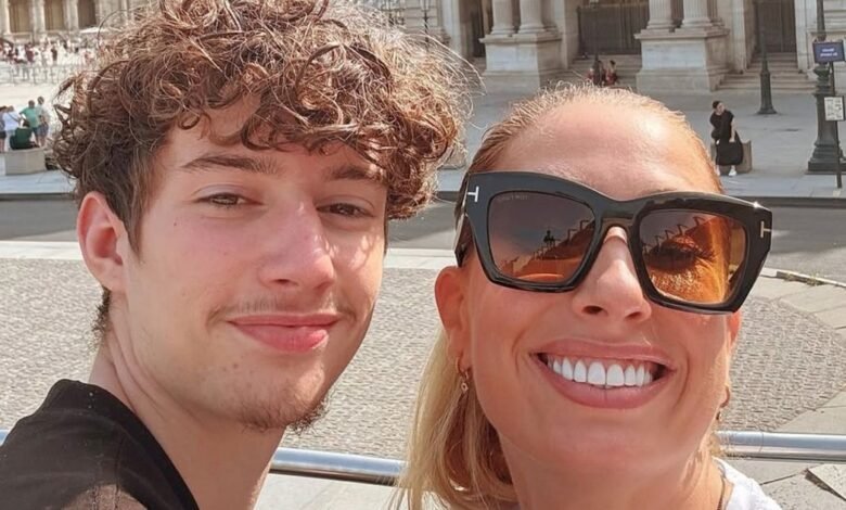 Stacey Solomon recordó cuando estaba embarazada a la edad de 17 años cuando se volvió a unir con el padre del hijo mayor Zach