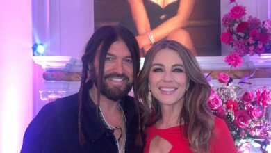 Solo cinco meses después del arrendamiento de Harley Romance con el romance enorme Billy Ray deja caer a Cyrus Bombashell