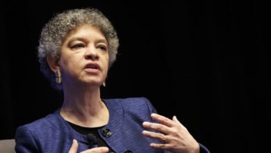 El presidente de Boston Fed, Collins, ve precaución en los recortes de tasas de interés futuras