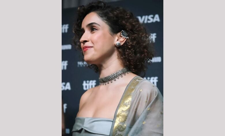 ¿El gris de Sania se parece a Tiff? ¡Votar!