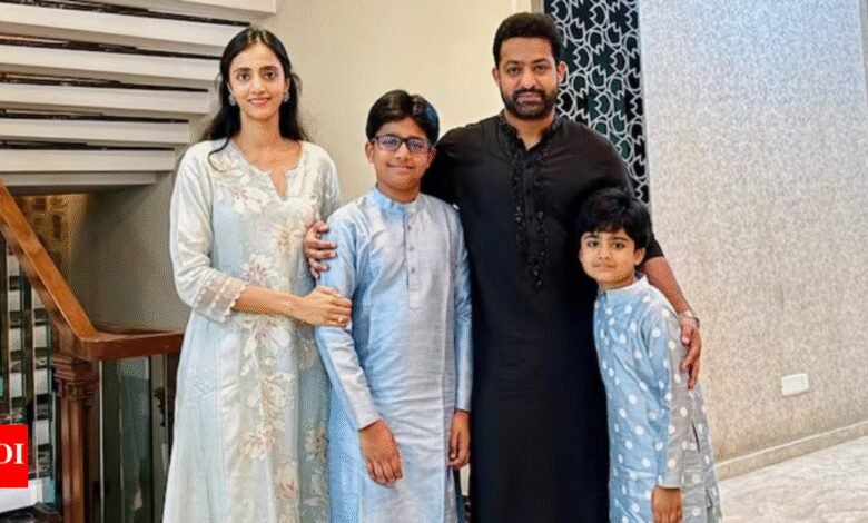 Junior NTR dijo una vez que no presionaría a sus hijos para llevar la herencia ‘Nandamuri’: ‘No es bueno para demasiados niños en la historia’. Junior NTR dijo una vez que no presionaría a sus hijos para llevar la herencia ‘Nandamuri’: ‘No es bueno para demasiados niños en la historia’.