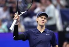 Número 1 Jannik Sinner avanzó a 2025 US Open Quarterfins.