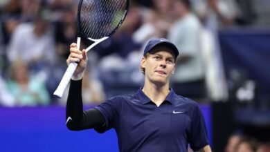 Número 1 Jannik Sinner avanzó a 2025 US Open Quarterfins.