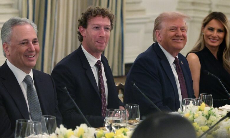 El presidente Trump trae líderes tecnológicos, CEO a la Casa Blanca