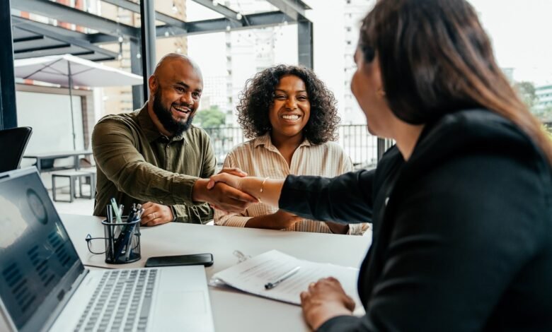 Use esta impresión verde para convertir a los clientes en clientes de por vida. Use esta impresión verde para convertir a los clientes en clientes de por vida.