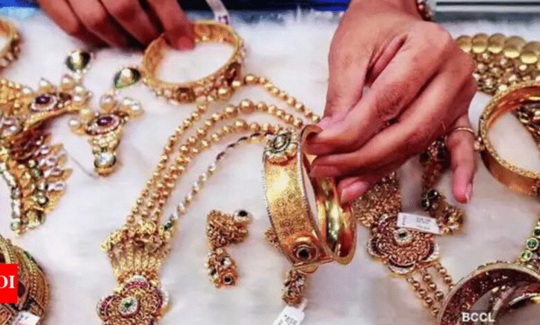 Alivio de GST para joyas: las pequeñas importaciones de diamantes están exentos de IGST; Reducir el impuesto del cuadro de joyería al 5% Alivio de GST para joyas: las pequeñas importaciones de diamantes están exentos de IGST; Reducir el impuesto del cuadro de joyería al 5%