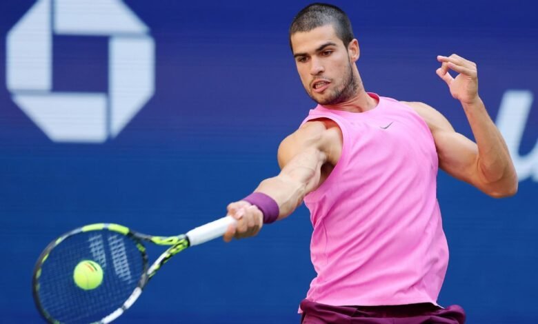 Alcaraz derrotó a Djokovic en 3 sets para llegar a la final del Abierto de Estados Unidos