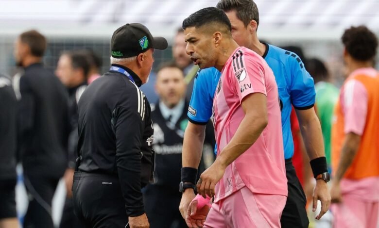 Suárez de Miami prohibió 6 partidos por escupir al personal de Sounders Suárez de Miami prohibió 6 partidos por escupir al personal de Sounders