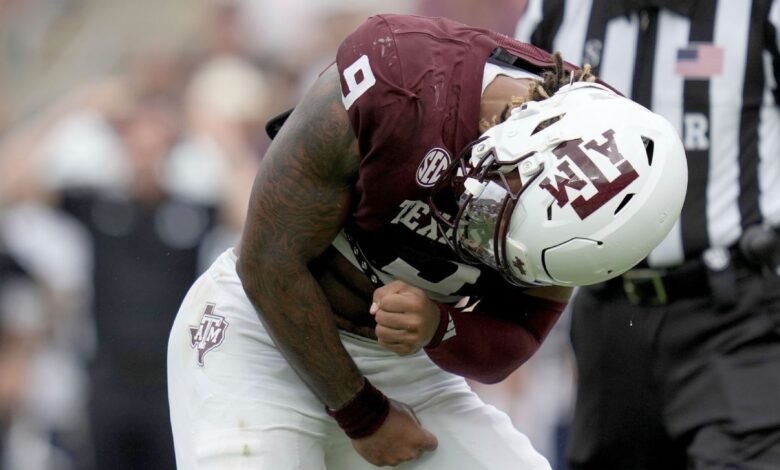 Cashius Cómo de Texas A&M Sacks Utah St. QB tres veces seguidas.