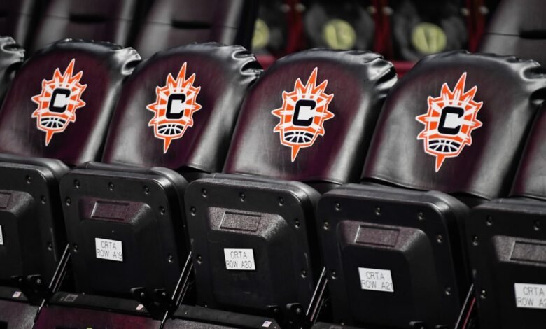 El senador advierte a WNBA que esté lejos de las negociaciones de ventas del sol.