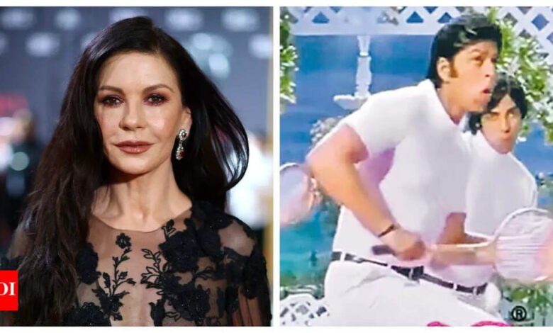 Catherine Zita-Jones hizo una excavación hacia el presidente Donald Trump mientras miraba a Om Shanti Om de Shah Rukh Khan en US Open; Respuesta a los fanáticos | Catherine Zita-Jones hizo una excavación hacia el presidente Donald Trump mientras miraba a Om Shanti Om de Shah Rukh Khan en US Open; Respuesta a los fanáticos |