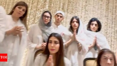 La madre de Sunje Kapoor, Rani Kapoor, acusó a Priya Sachdev de vender sus activos en un legado de 1.5 millones de rupias.