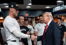 El presidente Trump participó en el juego de los Yankees para conmemorar el noveno aniversario