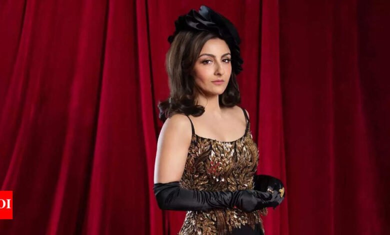 Soha Ali Khan lo recordó en Italia, dijo que el sofá de casting de Bollywood lo salvó debido al nombre de la familia: ‘Saif, Sharmila G.’ allá. Soha Ali Khan lo recordó en Italia, dijo que el sofá de casting de Bollywood lo salvó debido al nombre de la familia: ‘Saif, Sharmila G.’ allá.