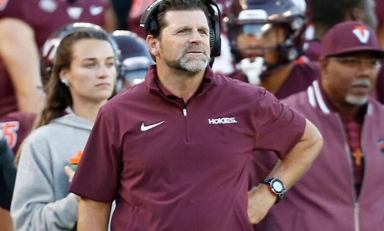 Hokies comenzó a dispararle a Brent Pry después de comenzar 0-3, dijeron las fuentes