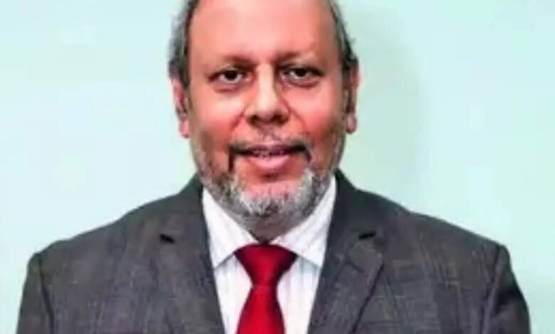 Las empresas privadas tienen fondos para invertir en la ruta de crecimiento de la India: EAC-PM S Mahendra Dev.