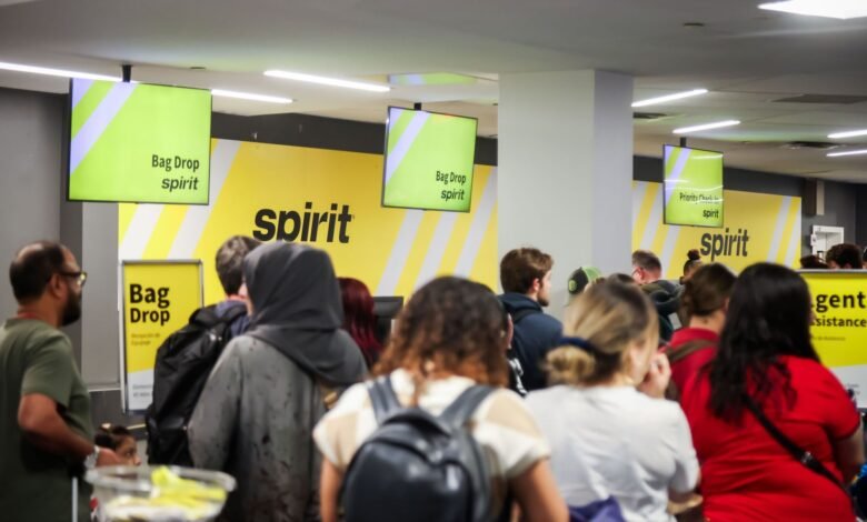 Spirit Airlines con azafatas