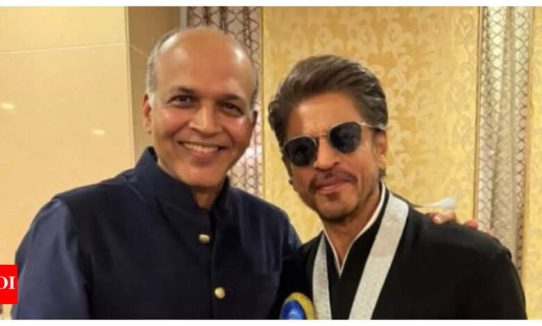 ‘Qué viaje para nosotros …’: La ducha del director de Soods de Shah Rukh Khan, Ashutosh Goarika, lo ama después de ganar su premio nacional.