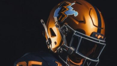 Virginia Occidental lanza el mejor líder de uniforme semanal de la universidad 5