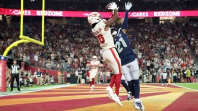 Cards ‘Harrison lucha temprano, rebotes con el 4to trimestre grande