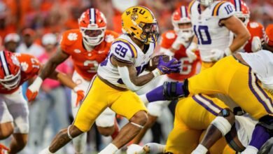 Fuente: LSU RB Durham (tobillo) sospecha que juega contra la señorita