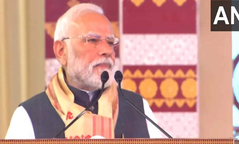 PM Modi revisa ocho proyectos principales por valor de 65,000 millones de hoyos.