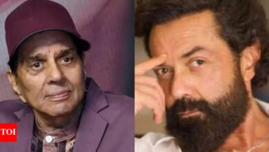 Bobby Deol recordó al fanático de la paliza de Dharmendra: ‘El actor de Bollywood Ba *** DS dice que su padre también mostró amabilidad,’ Yo lo estaba viendo allí ‘. Noticias de la película hindi