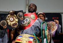 Boxer Terence Crawford se vende después del desfile para honrar