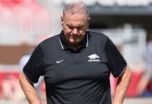 El entrenador de incendios de Arkansas, Sam Pittman, nombra a Bobby Petrino Interim