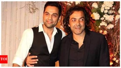 Bobby Deol y Abhay Deol por primera vez en el equipo de publicidad sonriente, Sunny Deol creó una cámara maravillosa, ver |