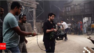 ‘The Ba *** ds of Bollywood’: ¿El clímax de Bobby Deol Arya Khan no presenta en la escena? La imagen BTS duplica su cuerpo