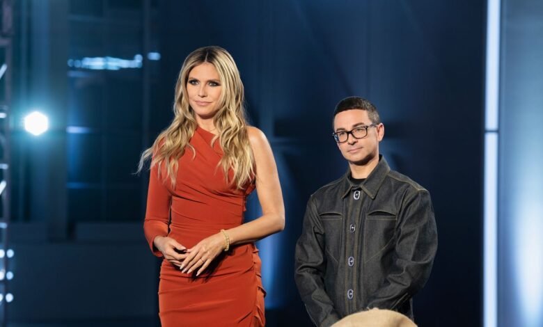La temporada 21 de ‘Project Runway’ ha dominado la posición de Veejay Floresca, el primer show del espectáculo.